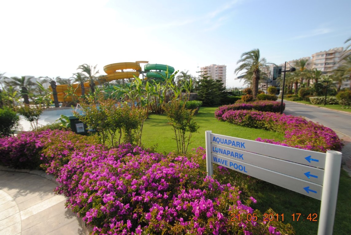 imagini hotel ROYAL WINGS LARA